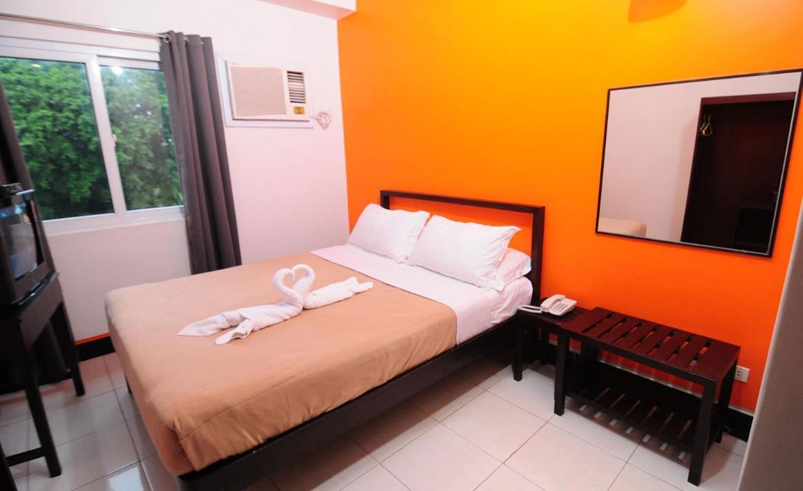 Negrense Suites Bacolod Eksteriør bilde