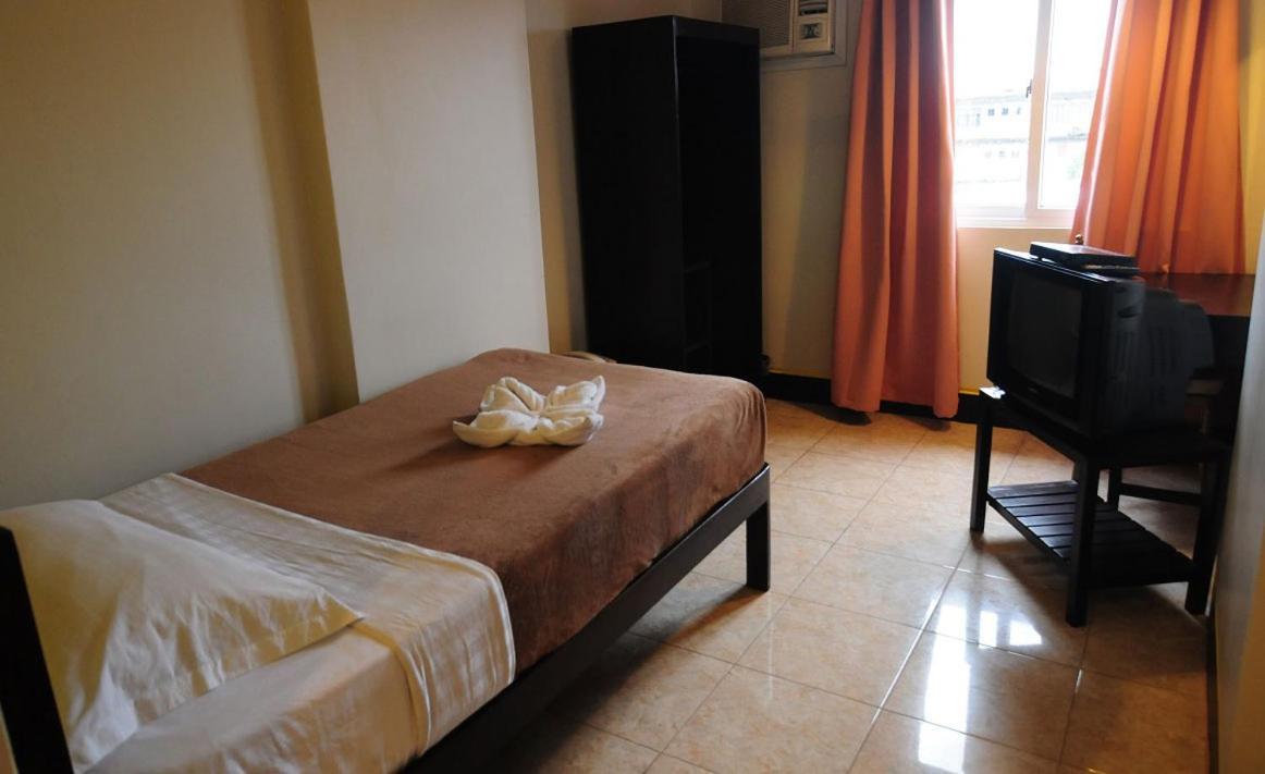 Negrense Suites Bacolod Eksteriør bilde