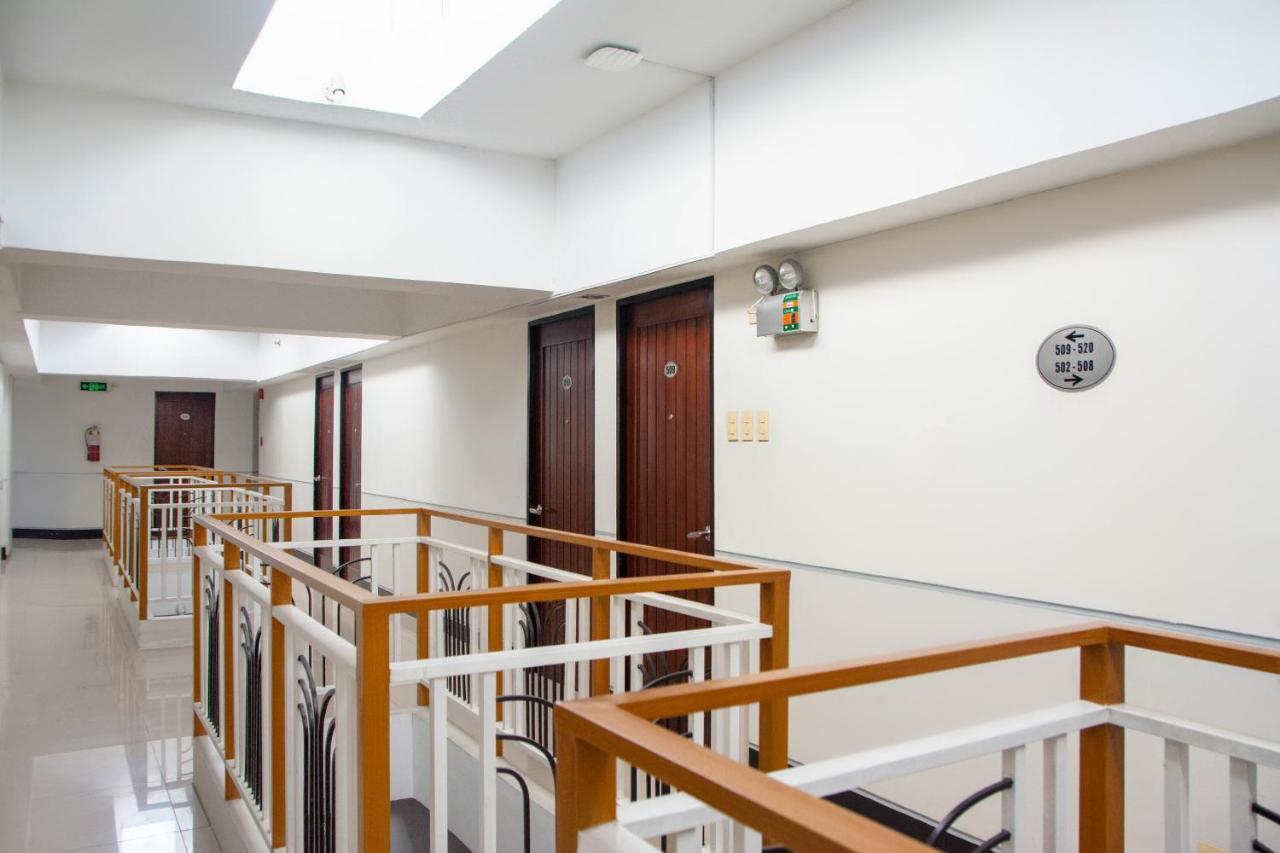 Negrense Suites Bacolod Eksteriør bilde
